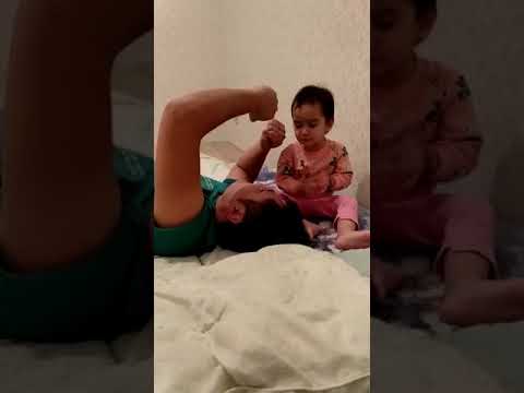 Ака сингиллар фото. Чиройли йигитлар суратлари. Ота ва киз картинка. Она ва бола картинка. Ота она.