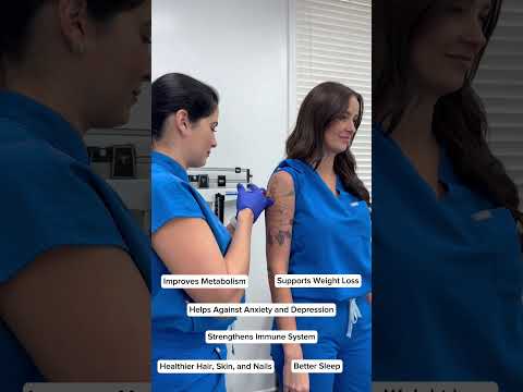 B12 shot time! 💉👩🏻‍⚕️ #b12 #B12shot #injection #injector #cosmeticsurgery #cosmeticsurgeon