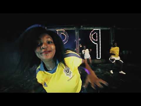 PETIT PAYS   CEST LE MOMENT OFFICIAL VIDEO