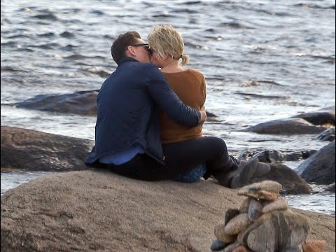 download lagu mp3 mp4 Taylor Swift And Tom Hiddleston Photos, download lagu Taylor Swift And Tom Hiddleston Photos gratis, unduh video klip Taylor Swift And Tom Hiddleston Photos