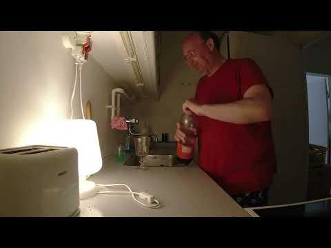 MongoTV_12051 - PENSION KOMMET - Del 3 - Spiser Skål Chips Til MORGENMAD Købt På KREDIT