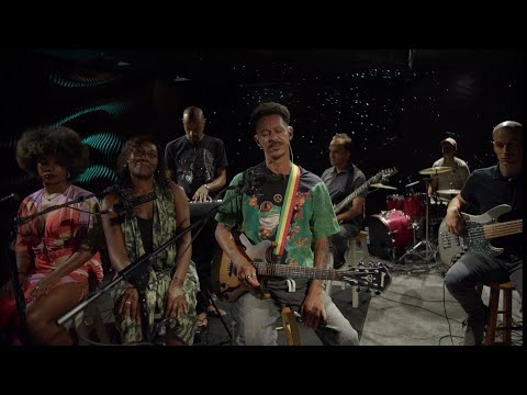Maca Reggae Samba perform No War