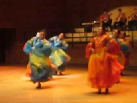 MVI 9384 BAYANIHAN "THE NATIONAL FOLK DANCE COMPANY OF THE PHILIPPINES"