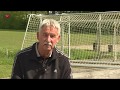 Voetbaltrainer Joop van den Berg kan zijn werk niet afmaken