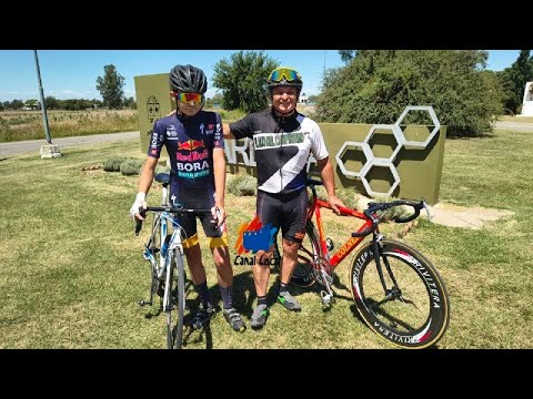 PADRE E HIJO CICLISTAS EN LA CARLOTA 9 12 25