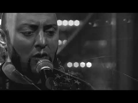 Hayko Cepkin - Kabulleniş ama mekan tuvaletinden dinliyorsun (reverb)