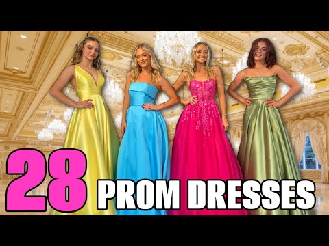 We went PROM DRESS SHOPPING 👗