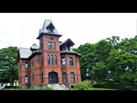 8 Claremont St, Worcester, MA Presented by The Pro's Real Estate Team.