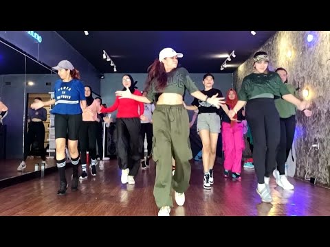La Moet - CUBAN DEEJAYS X BEBESHITO X CHIMBALA | FitDance by Uchie | Fitness Dance routine