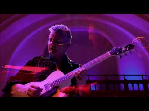 Chris Standring performs Liquid Soul Live