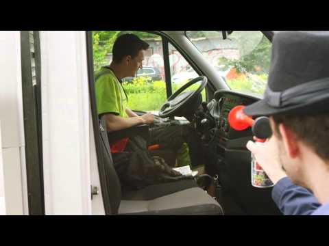 Simon Gärdenfors stör byggarbetarna - Samhällsjudo (TV4)