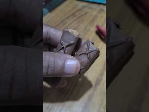 #shorts #berry whip flavour Snickers 😋🤤👌#chocolate #yammy #juicy #chocolatebar #youtubeshorts