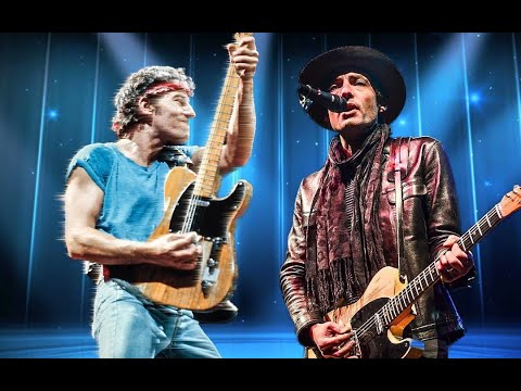 Bob Dylan’s Son, Jakob Dylan, & Bruce Springsteen Sing “One Headlight” Duet