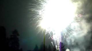 preview picture of video 'Fireworks over Scotts Valley, CA -- 7-4-09'