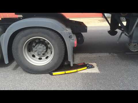 Pudsey Diamond Flexaboll Rollover Test Artic Lorry