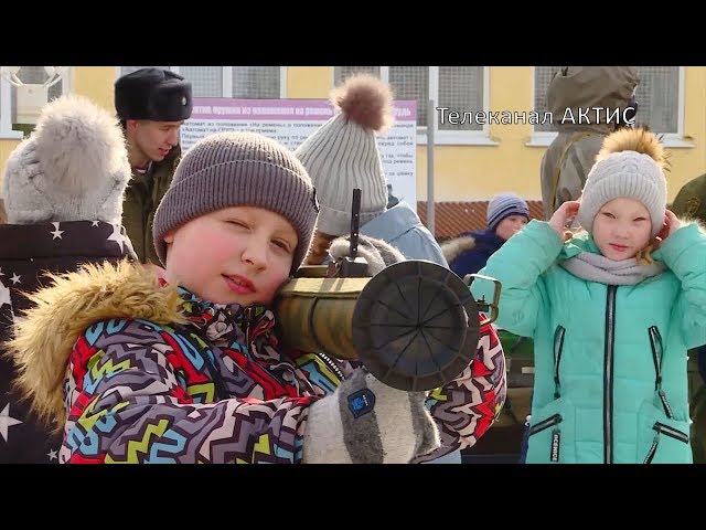 Школьники в гостях у армейцев