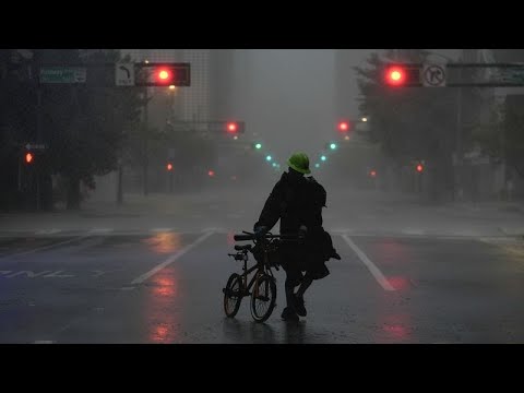 Hurrikan Milton trifft Florida: Millionen ohne Strom, Tornados verwüsten Region