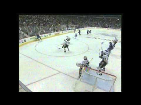 Daniel Sedin First goal of the Season on October 6th 2011