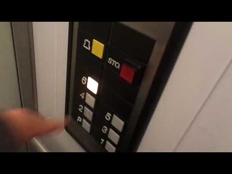 Amazing 1993 OTIS Series 1 Traction Elevator @ Vetehisenkuja 7A, Sörnäinen, Helsinki, Finland