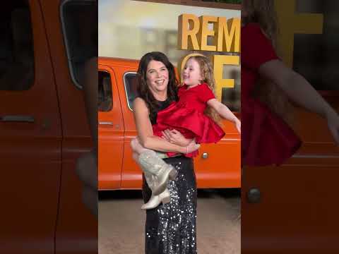 Trailer Just the cast slaying the red carpet during the US tour of Reminders Of Him