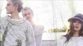 Blonde Redhead - Black Guitar