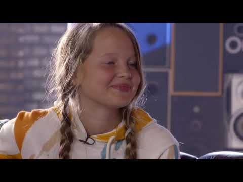 Voice Kids | RTL4 | Anouk antwoordt op pikante vragen