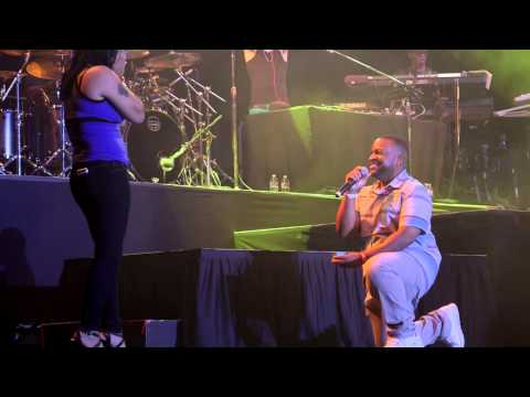 ジェイソン・デルーロ｜ムジークフェストでサプライズ結婚プロポーズ (Jason Derulo | Surprise Marriage Proposal at Musikfest)