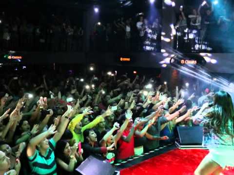 Simone e Simaria - Meu Violão e o Nosso Cachorro (Villa Mix Goiania 12-05-2015)