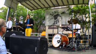 Michelle Chamuel - "Rock It" - Sonic Lunch