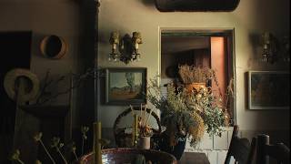 Download lagu Inside Fiona De Lys’s Moody Cottage in London mp3 Download lagu Inside Fiona De Lys’s Moody Cottage in London mp3