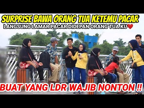 surprise-lamar-pacar-didepan-orang-tua-ku-pacar-kaget-sampai-nangis-bahagia