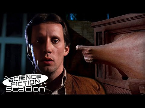Max Gets Shot By The Flesh Gun | Videodrome (1983) | Science Fiction Station