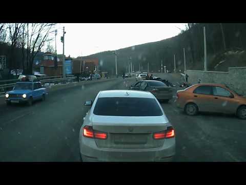 Страшная авария на перевале, машина в кучу метала.