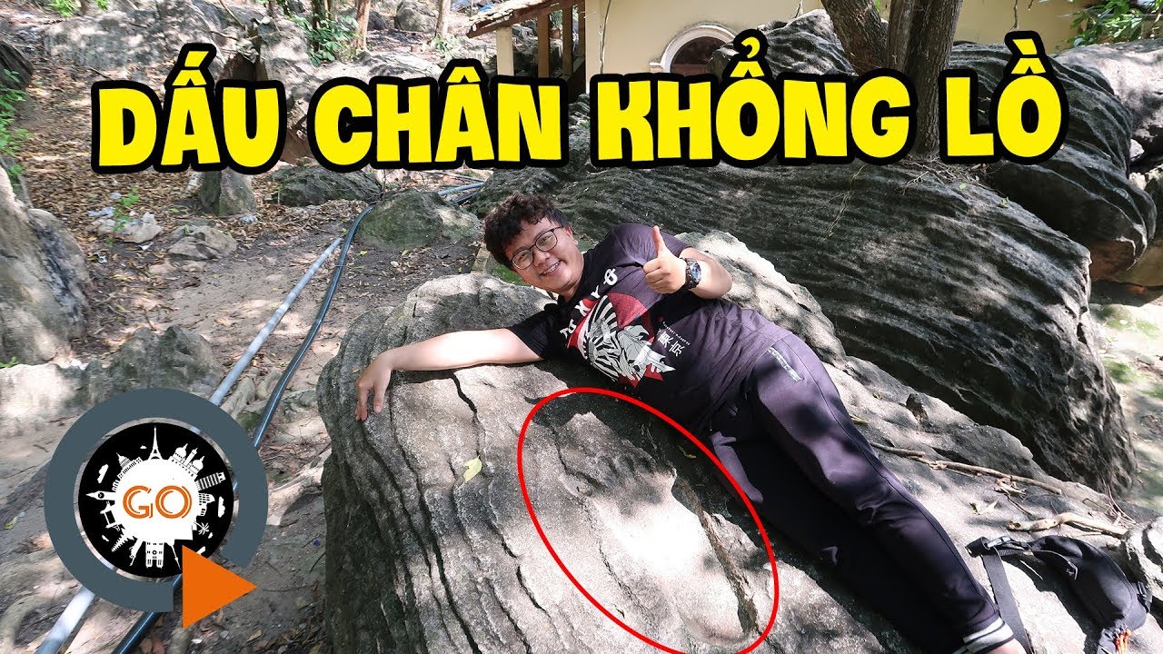 Huyền Bí Bàn chân Người Khổng Lồ trên Núi Cậu | A Huge Foot On The Mountain