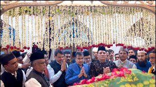 Download lagu BADA TAJUDDIN AULIYA KI DARGAH MAIN HAZRI DIYA |Nitin Gadkari ji| Aur |Devendra Fadnavis JI| mp3