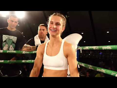 FULL FIGHT I Holly McMath vs Michelle Preston