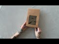 Geschenkbox aus Papier mit Fenster