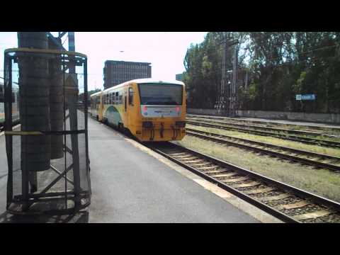 Příjezd vlaku Os 17215 (ČD 814.005) - Cheb, 19. 5. 2013