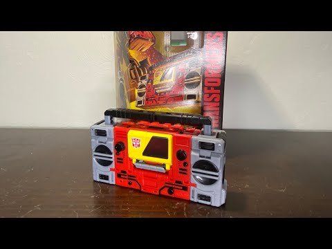 Transformers Stop Motion Reviews —#34 Kingdom Voyager Class Blaster & Eject