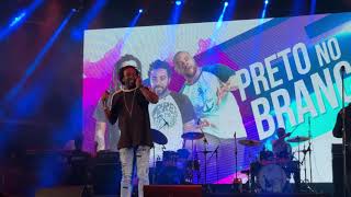 Preto no Branco: Ninguém Explica Deus - Canto pela Paz 2018