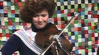 Liz and Lynn Shaw - Buckin' Mule