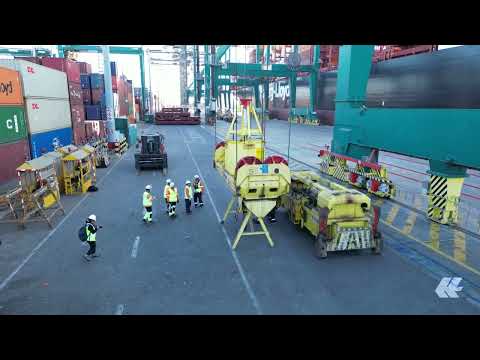 From Hamburg to Chile: Hapag-Lloyd ships fire-fighting helicopter to aid forest fires