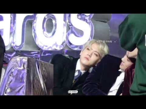 171202 세훈이 어깨는 에이스 침대´ㅅ`