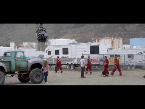 Monster Trucks (Featurette 'Creating Monster Trucks')