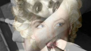 Marilyn Monroe-Kiss