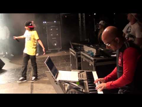 Yuri BH- Tá Vendo aquela Lua- Ao Vivo- Viçosa-MG- 45 Mil Pessoas- Dia 29/09/12