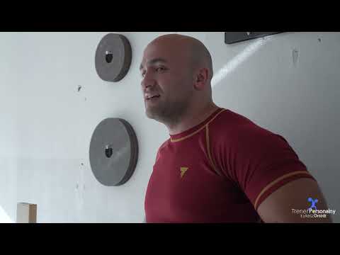 Tomasz Domański Pro Powerlifter federacji XPC trening przysiadów: technika, rozgrzewka, zawody