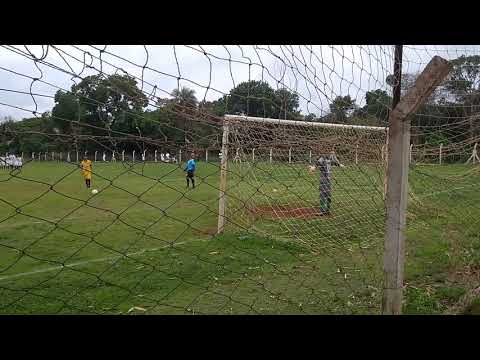 Caetano batendo penalti - jogo Ceilândia x Formosa