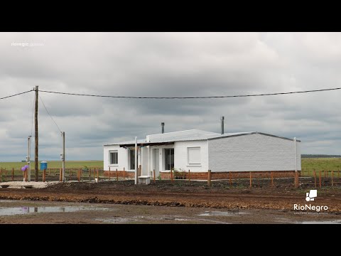 17 familias de Sarandí de Navarro recibieron las llaves de sus nuevos hogares