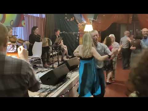 Les Morues - Valse à 5 temps - Evening Glory